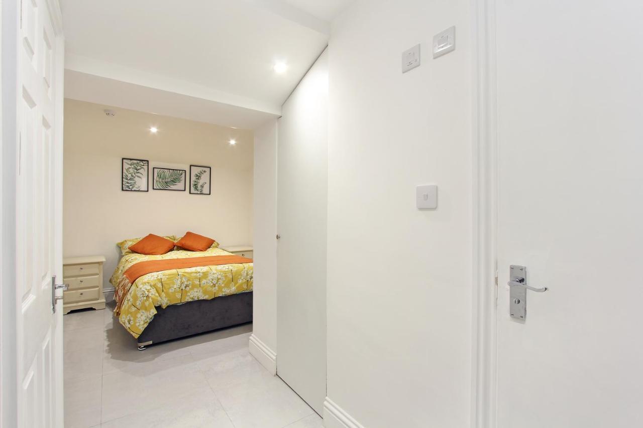 Apartmán Splendid Flat In Kensington Olympia Londýn Exteriér fotografie